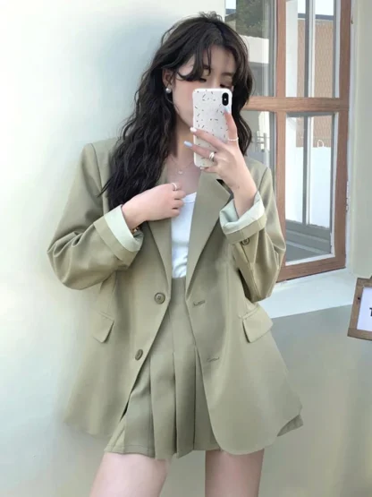 Ladies Pleated Skirt Suit - Image 2