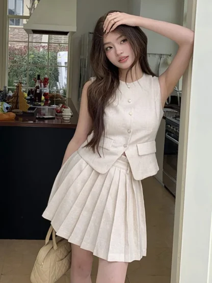 Elegant Pleated Skirt Suit - Image 5